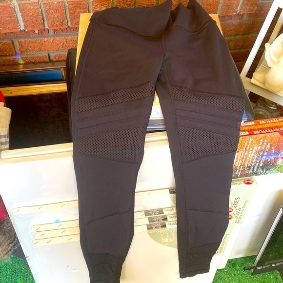 Lululemon leggings - Picture 1 of 3